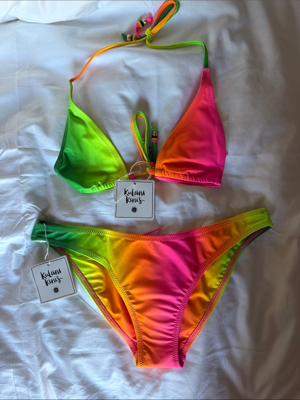 Kulani Kinis Island Escape Set NWT small top medium bittom